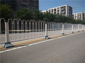市政安全隔离防护栏 马路公路隔离护栏 交通工程护栏生产厂家